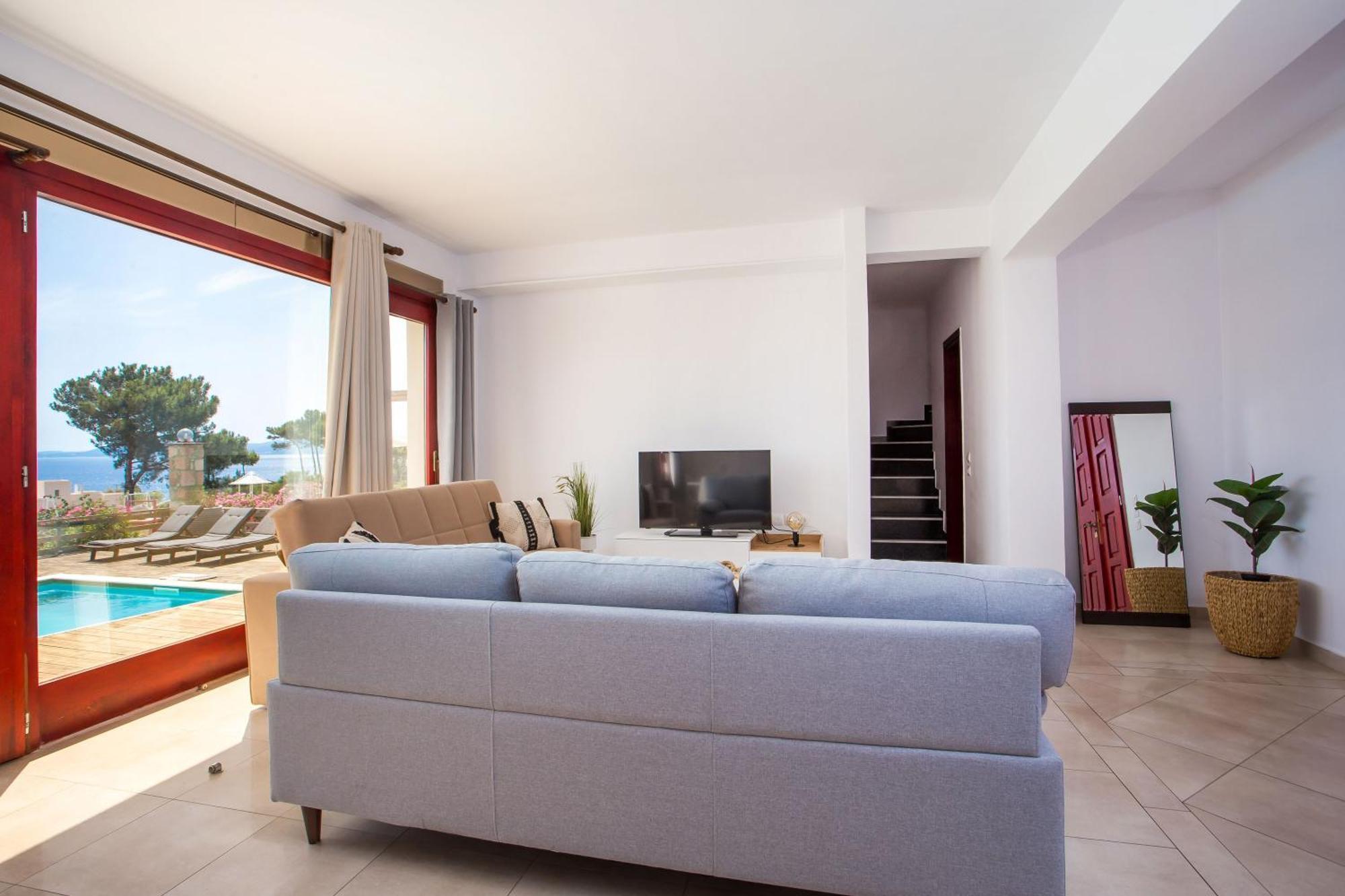 Spilia Bay Villa *