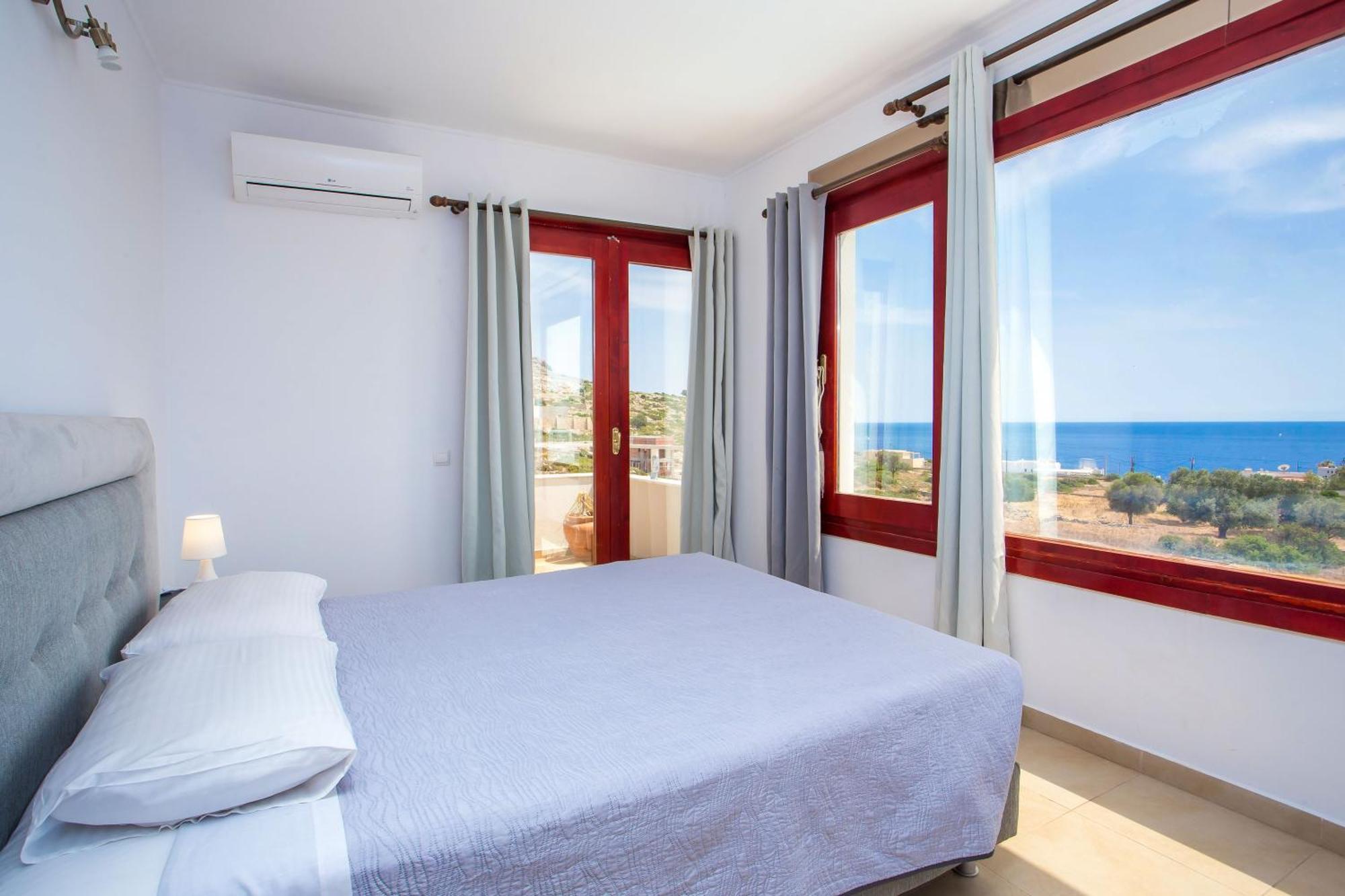 Spilia Bay *